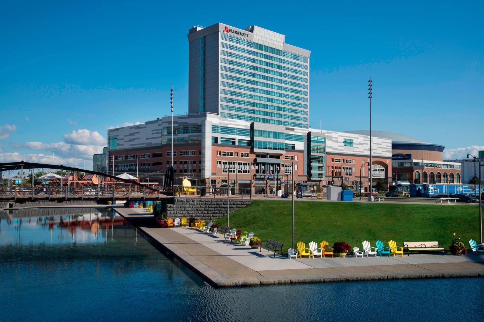 Buffalo Marriott At Lecom Harborcenter Hotel Exterior foto